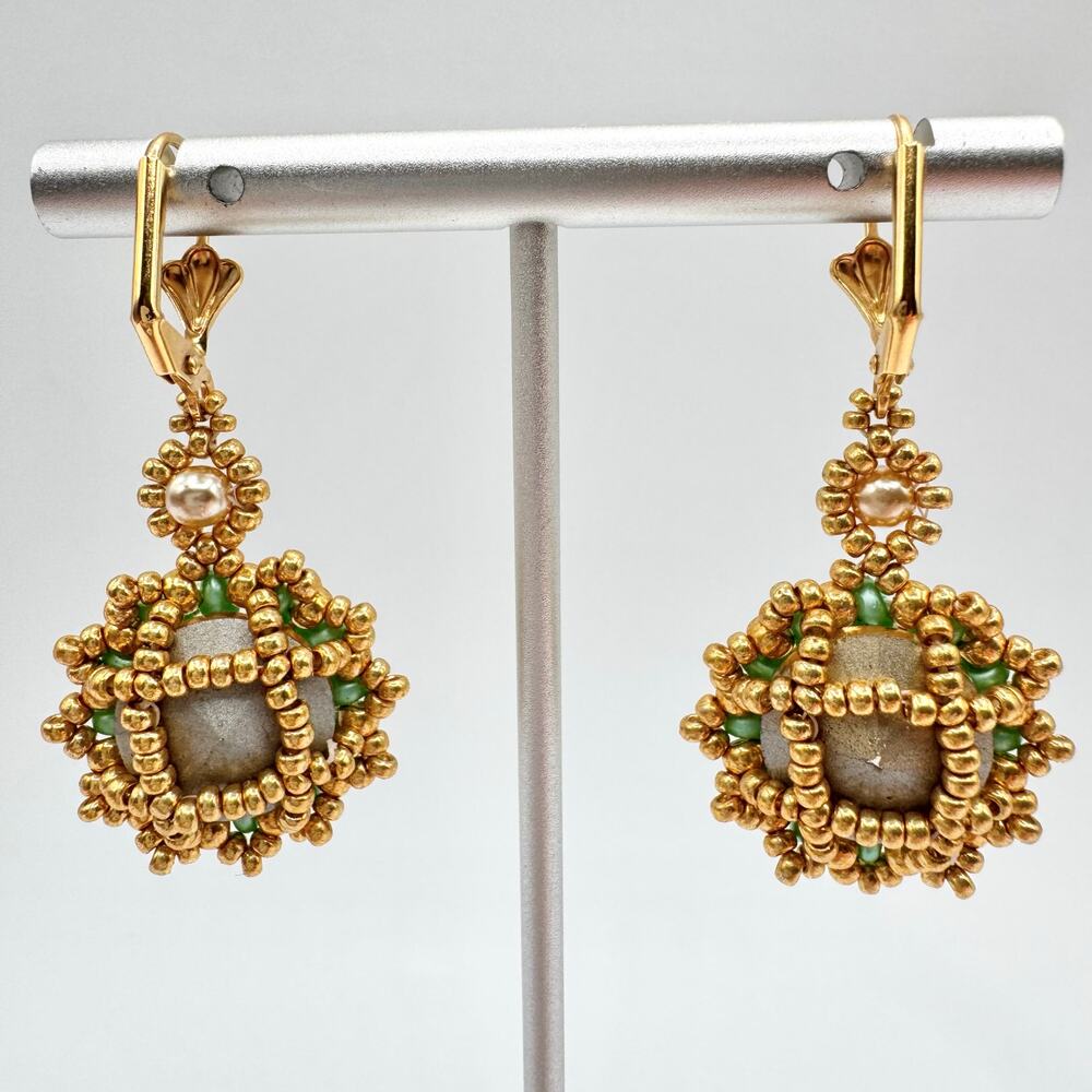 Vintage Handmade Beaded Rivoli Crystal Dangle Earrings Gold Tone Mint Green Chic - Picture 6 of 12